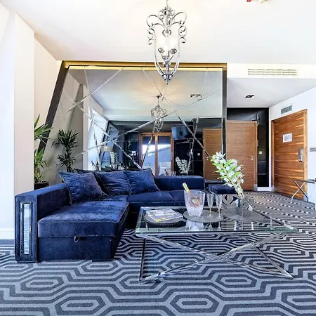 Bayjonn Boutique Hotel 4*